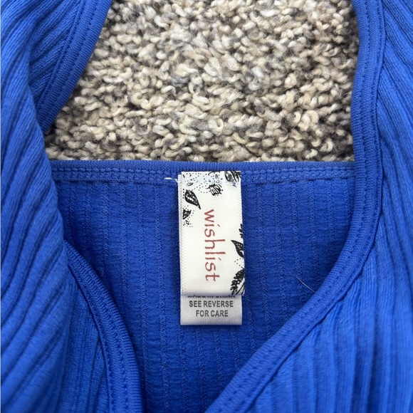 Built-in-Bra Ribbed Tank Top - Picture 4 of 4